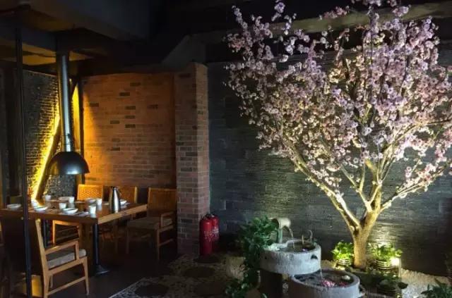 哈尔滨这十家苍蝇馆子,哈尔滨出名的俄罗斯湖滨餐厅