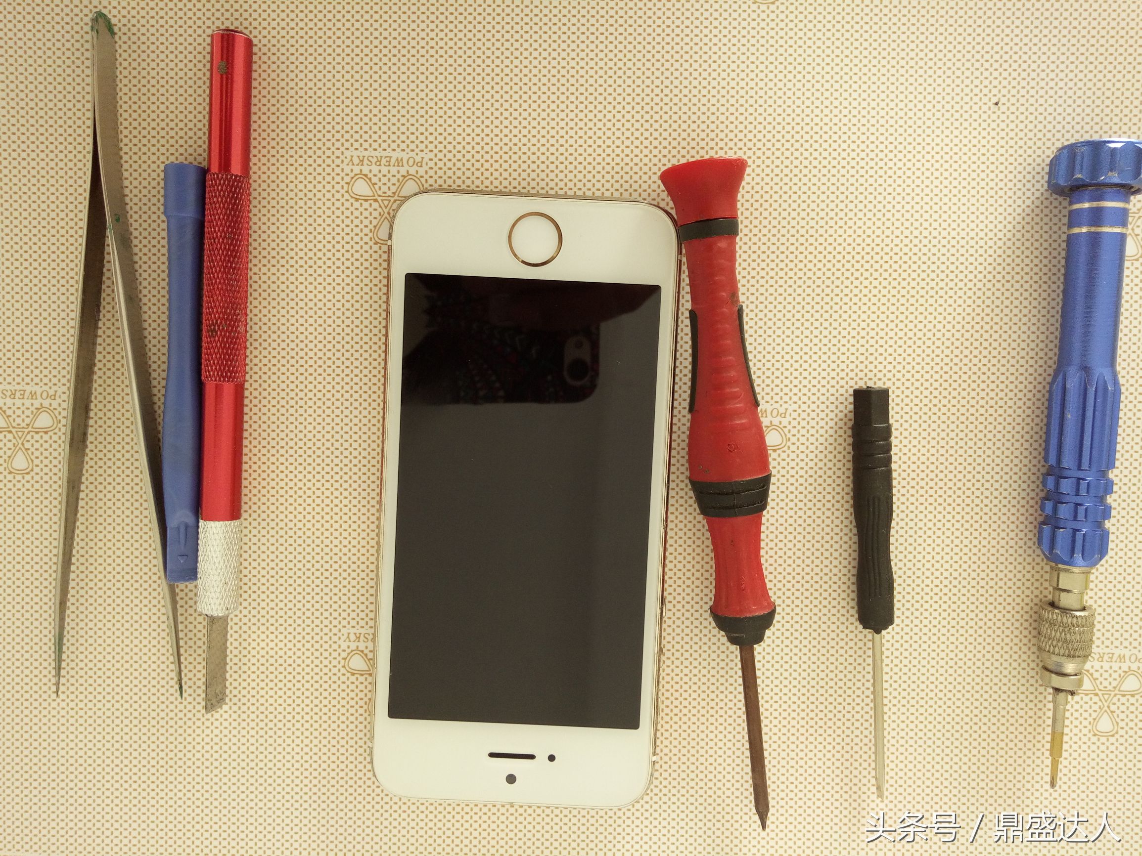 5s换壳教程视频,苹果5s拆机视频换屏幕