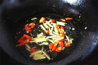 韭菜炒小河虾的家常做法窍门,小河虾除了炒韭菜还能怎么做