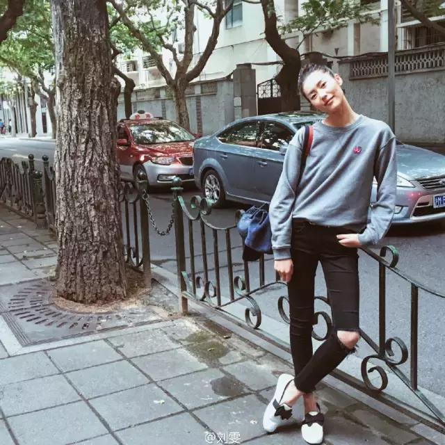 oversize卫衣怎么穿好看,oversize卫衣穿什么裤子