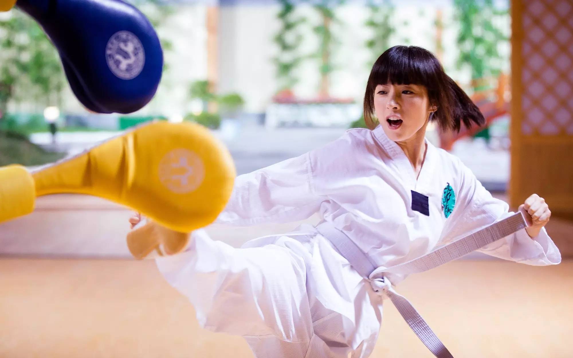 看个电视就要学武术，你咋不上天呢？