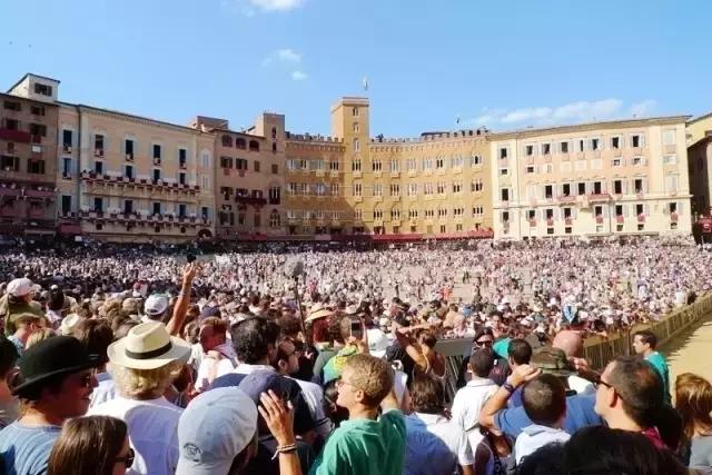 俯瞰锡耶纳,意大利锡耶纳教堂