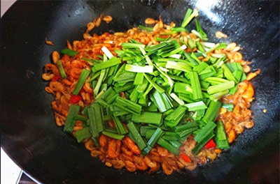 韭菜炒小河虾的家常做法窍门,小河虾除了炒韭菜还能怎么做