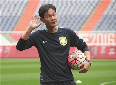 中国足球大赛开幕式,压轴节目狮虎争霸