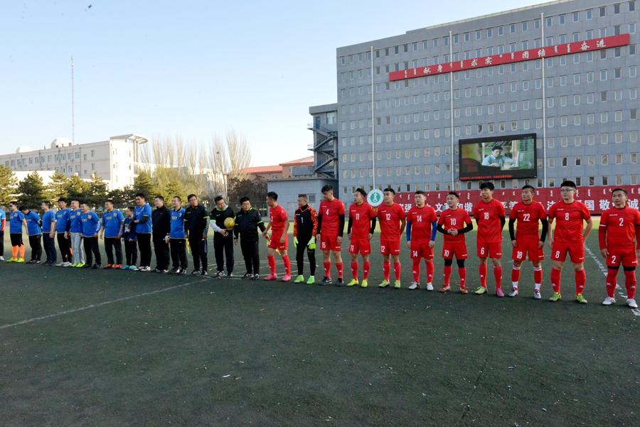 解放军走进校园,解放军进学校和小学生互动