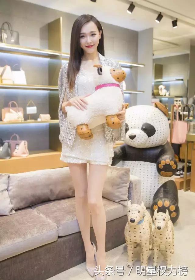 实拍偶遇陈伟霆赵丽颖张艺兴,赵丽颖陈伟霆卡通