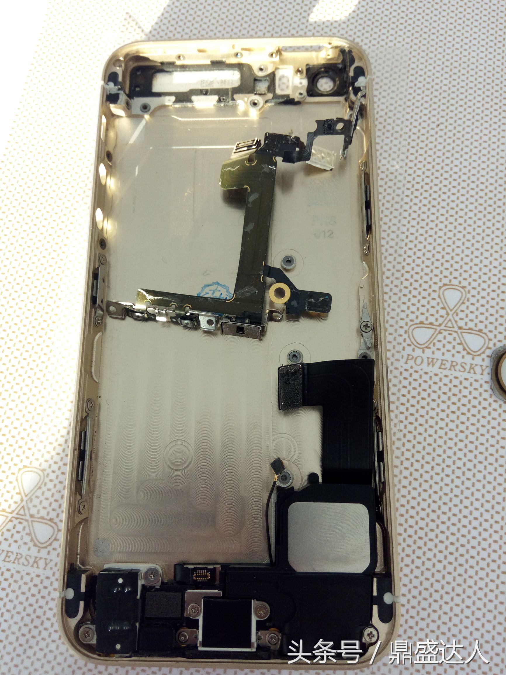 5s换壳教程视频,苹果5s拆机视频换屏幕