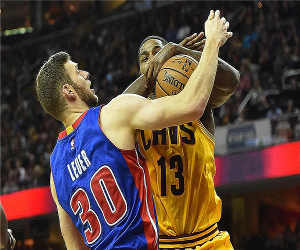 詹姆斯和欧文在骑士时谁控球,欧文在骑士啥位置