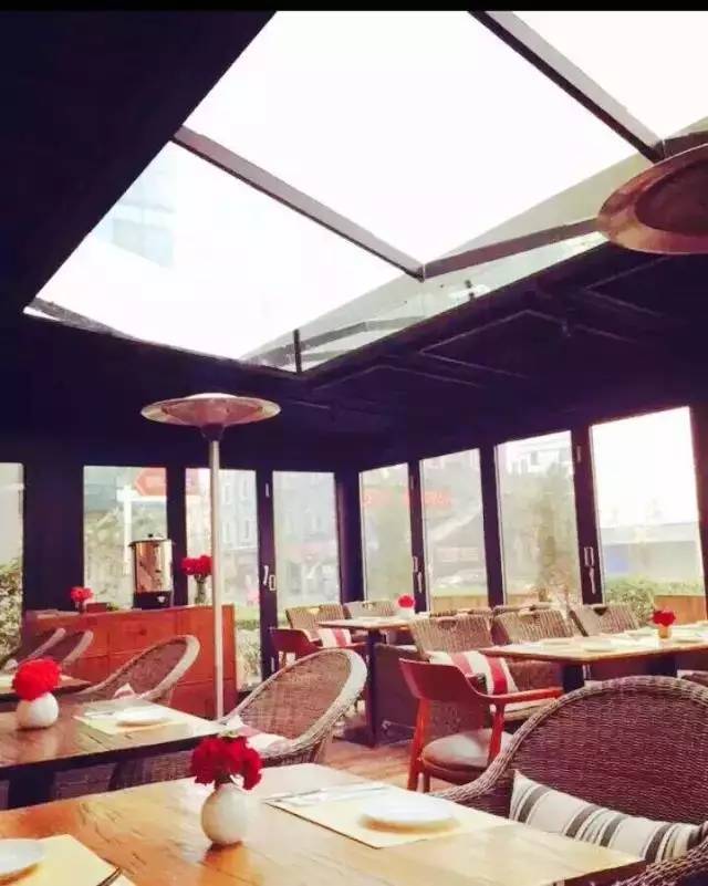 十一打折餐厅,十一月餐厅