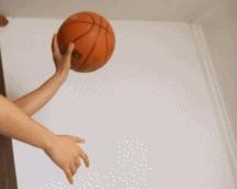 篮球行进间运球教学,篮球左右手交替运球