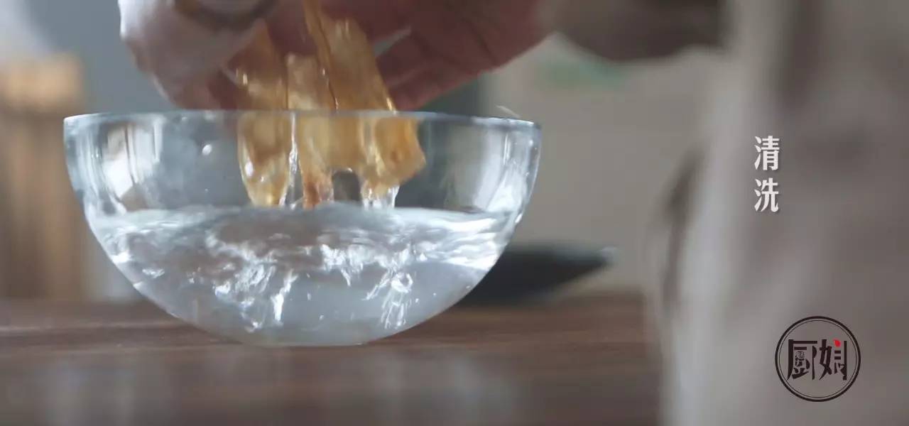 鲜炖花胶滋补养生,夏天适合炖花胶