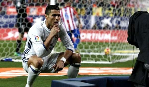 盘点十大足坛庆祝动作,足坛花式庆祝