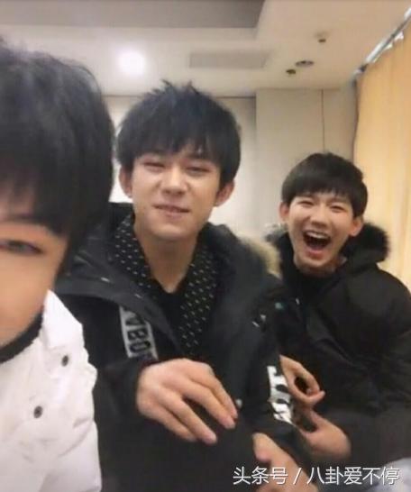 易烊千玺面对粉丝说娶我,易烊千玺微博之夜走路王俊凯王源