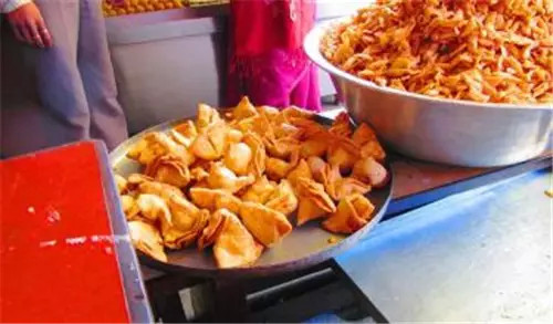 尼泊尔这个国家最喜欢吃什么 (西藏的尼泊尔美食)