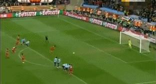 原创·青锋随手出鞘，问谁人、敢与我漫步云霄？足坛顶级9号苏神