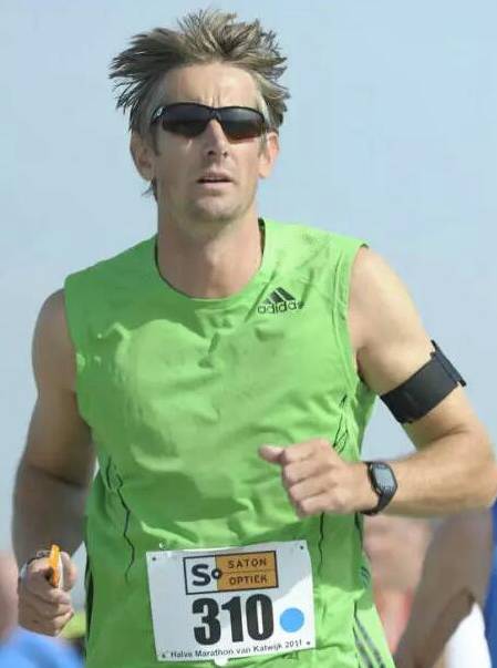 球场上他们是巨星，马拉松赛场他们也是跑男！