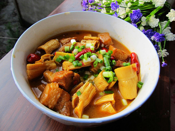 牛肉的家常做法,笋干烧肉的家常做法