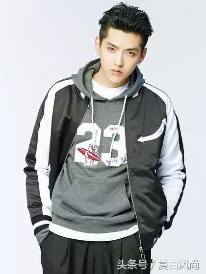 连帽卫衣今年很流行,长款连帽卫衣怎么穿才好看
