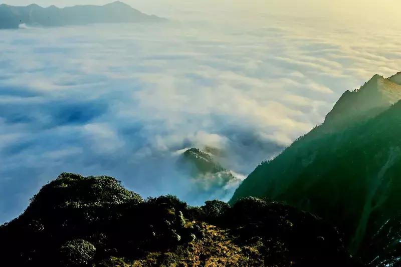 牛背山看的是什么雪山,牛背山上众多雪山示意图