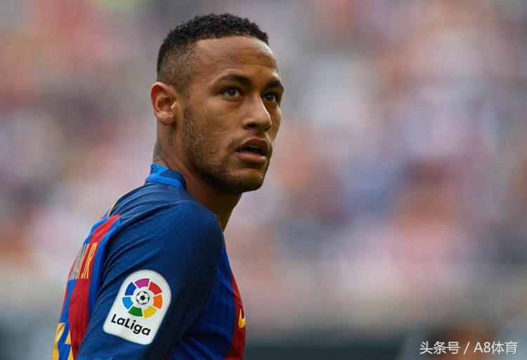 足坛最有钱运动员第一名,足坛十大最贵球员