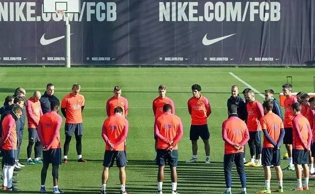 喜欢足球真是一辈子的事,喜欢足球因为足球很酷