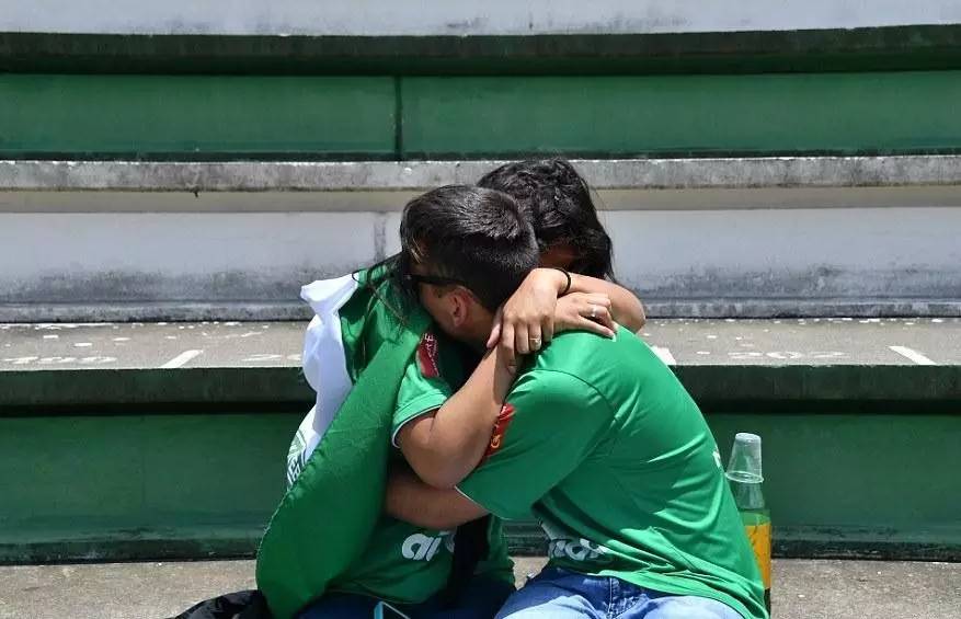 喜欢足球真是一辈子的事,喜欢足球因为足球很酷