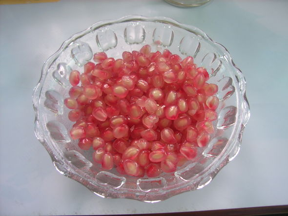 石榴中含有什么营养成分,吃石榴有什么营养和功效