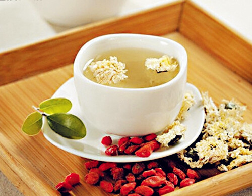 枸杞子菊花茶泡水喝的功效与禁忌,胖大海罗汉果菊花茶的功效与作用