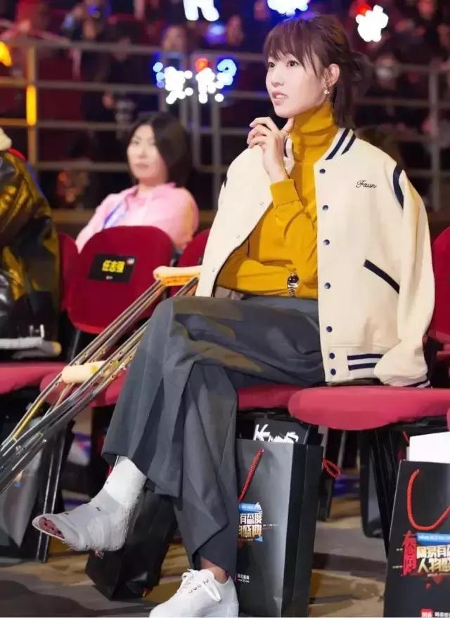 冬季绿夹克穿搭,绿色夹克秋冬穿搭