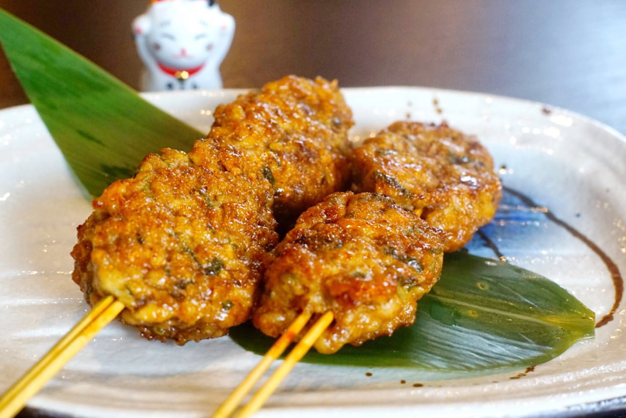 不当翻译官，他钻进居酒屋11年，终在山城做出最旧最暖的日料铺