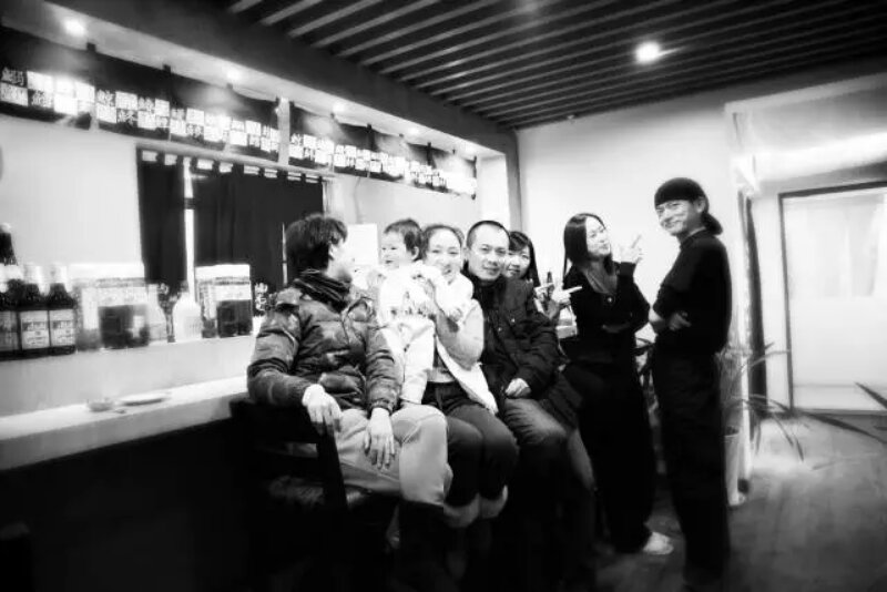 不当翻译官，他钻进居酒屋11年，终在山城做出最旧最暖的日料铺