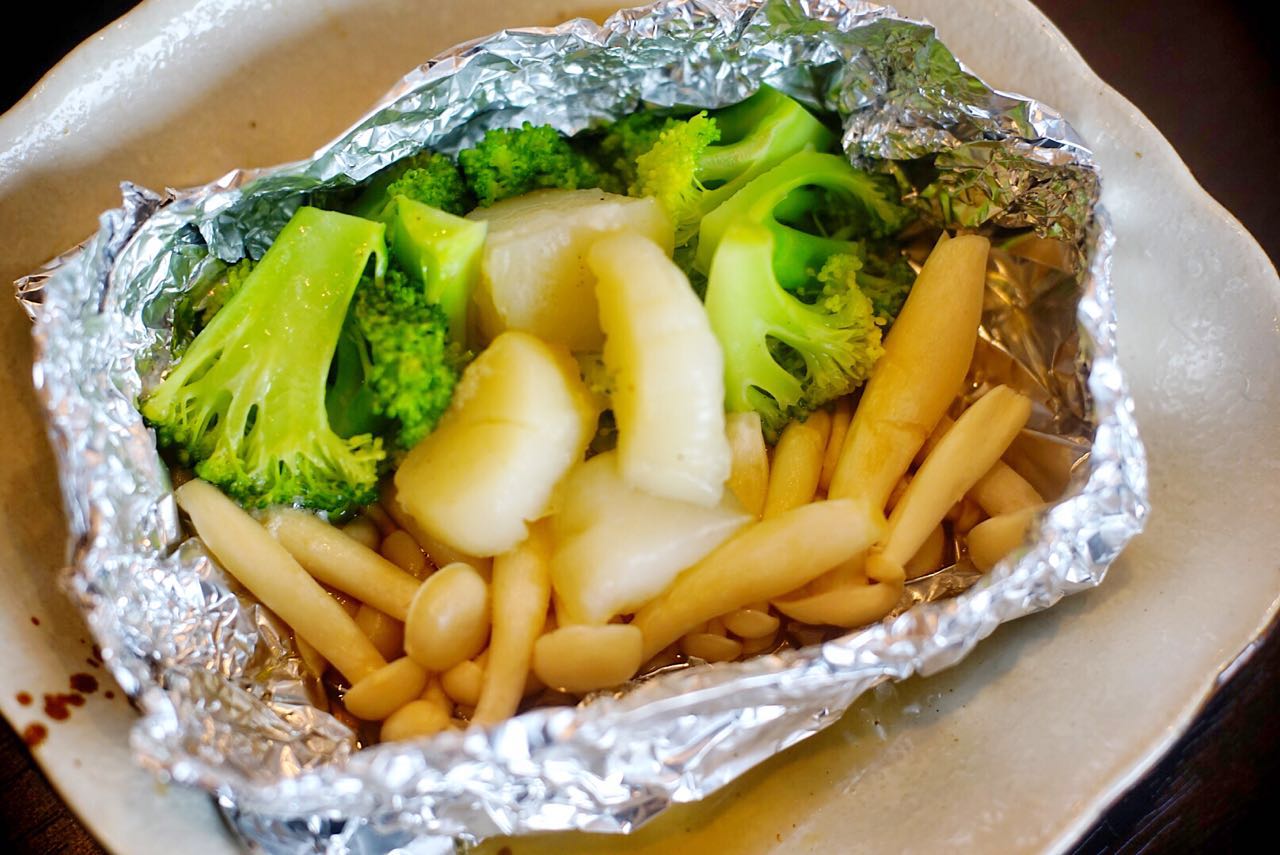 不当翻译官，他钻进居酒屋11年，终在山城做出最旧最暖的日料铺