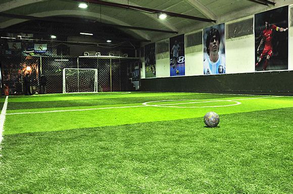 冬天踢球热身多久,冬季踢球好处多但这几点要牢记