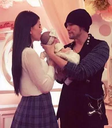 小周周现身周杰伦,周杰伦小周周喊爸爸