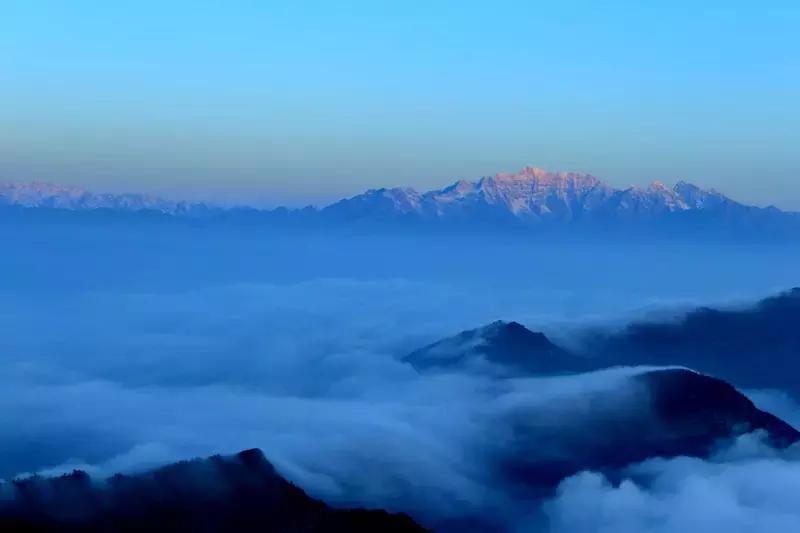 牛背山看的是什么雪山,牛背山上众多雪山示意图