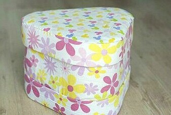 用完的奶粉罐可以做成小凳子,宝宝的奶粉罐用完了要怎么做手工