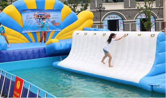 萌萌哒海狮空降海口，竟然还有这样的水上活动！