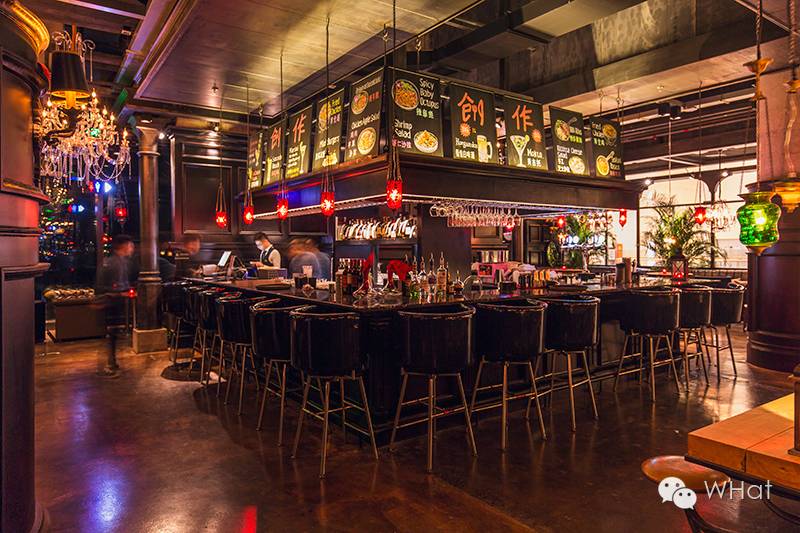 这家漫咖啡旗下的韩餐酒吧终于开到武汉，能俯瞰武汉天地凌晨夜景