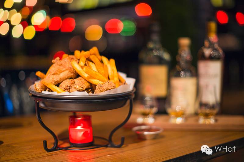 这家漫咖啡旗下的韩餐酒吧终于开到武汉，能俯瞰武汉天地凌晨夜景