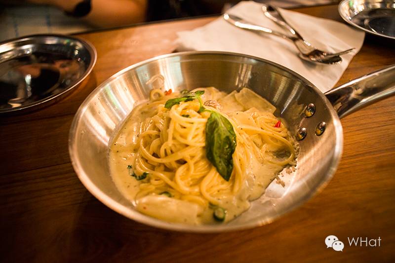 这家漫咖啡旗下的韩餐酒吧终于开到武汉，能俯瞰武汉天地凌晨夜景