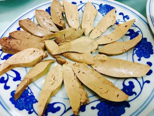 「美食探店」这家等吃鸭子的人天天都排到了胡同口，真的这么美味？