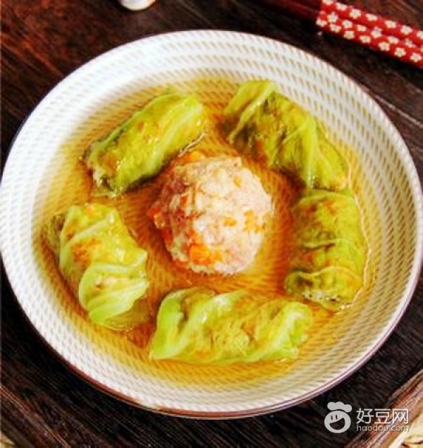 头发干枯毛糙开叉怎么护理,冬季头发干枯毛躁如何做