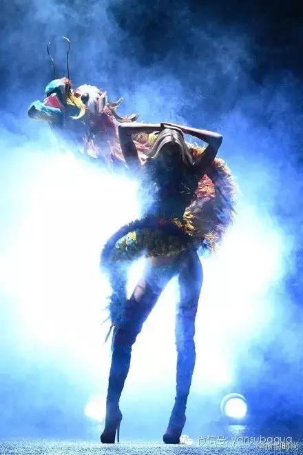 今年的维密秀,维密红高粱