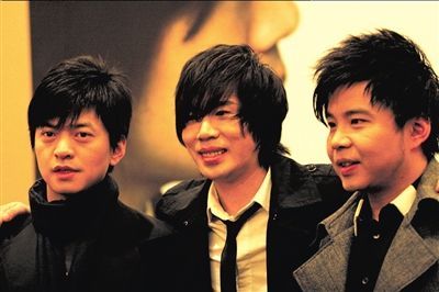 他们曾被视为校园民谣最后的希望，却因李健退出而溃不成军