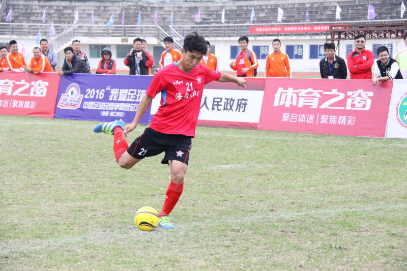 “琼军”闪耀草根足球赛场誓将冠军留在海南
