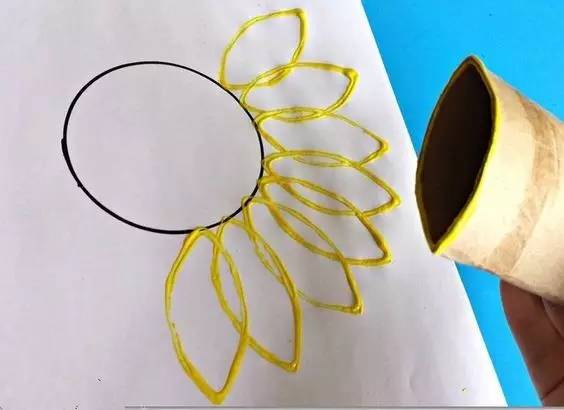 幼儿园卷纸筒环保手工作品,儿童手工涂鸦画纸