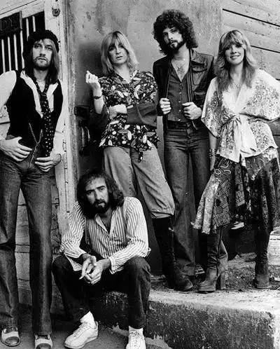 现在衣服最流行款式男装,今年最流行的款式男装