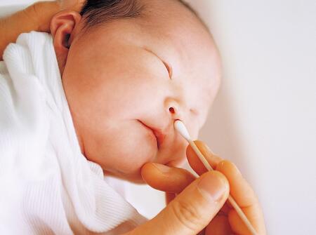 宝宝秋季受凉鼻塞的方法,宝宝感冒鼻塞最快解决办法小妙招