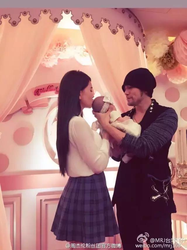 小周周现身周杰伦,周杰伦小周周喊爸爸