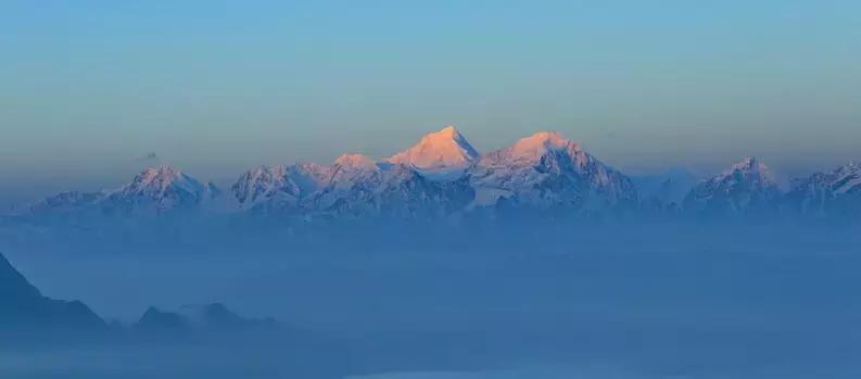 牛背山看的是什么雪山,牛背山上众多雪山示意图